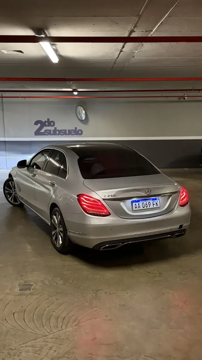 Mercedes-Benz Clase C 2.0 C250 Avantgarde 211Cv At 2016 - foto 3