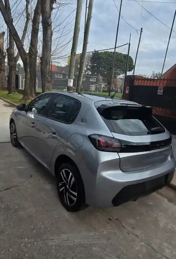 Peugeot 208 1.6 Road Trip 2022 - foto 5