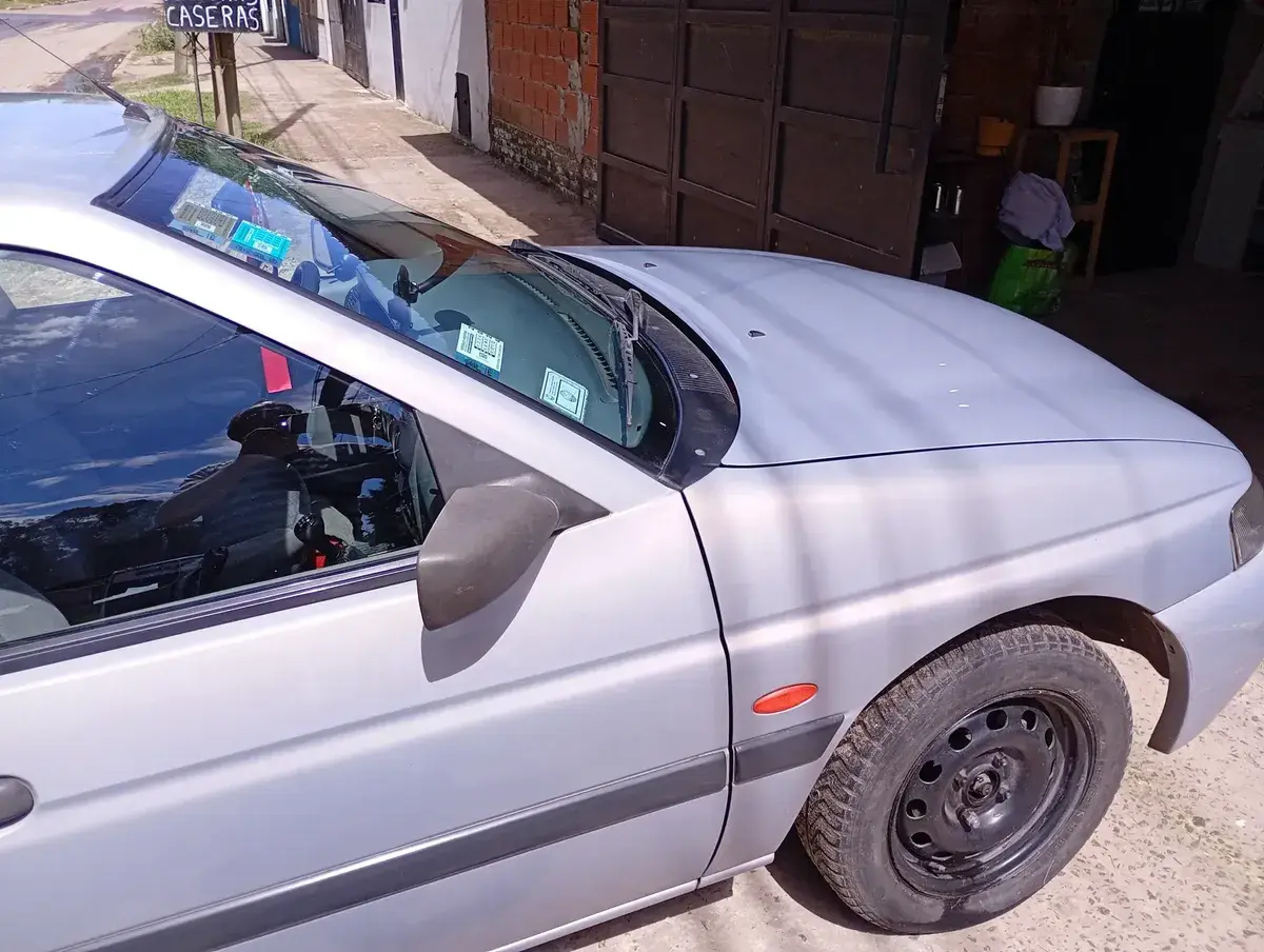 Ford Escort 1.8 Clx 1998 - foto 1