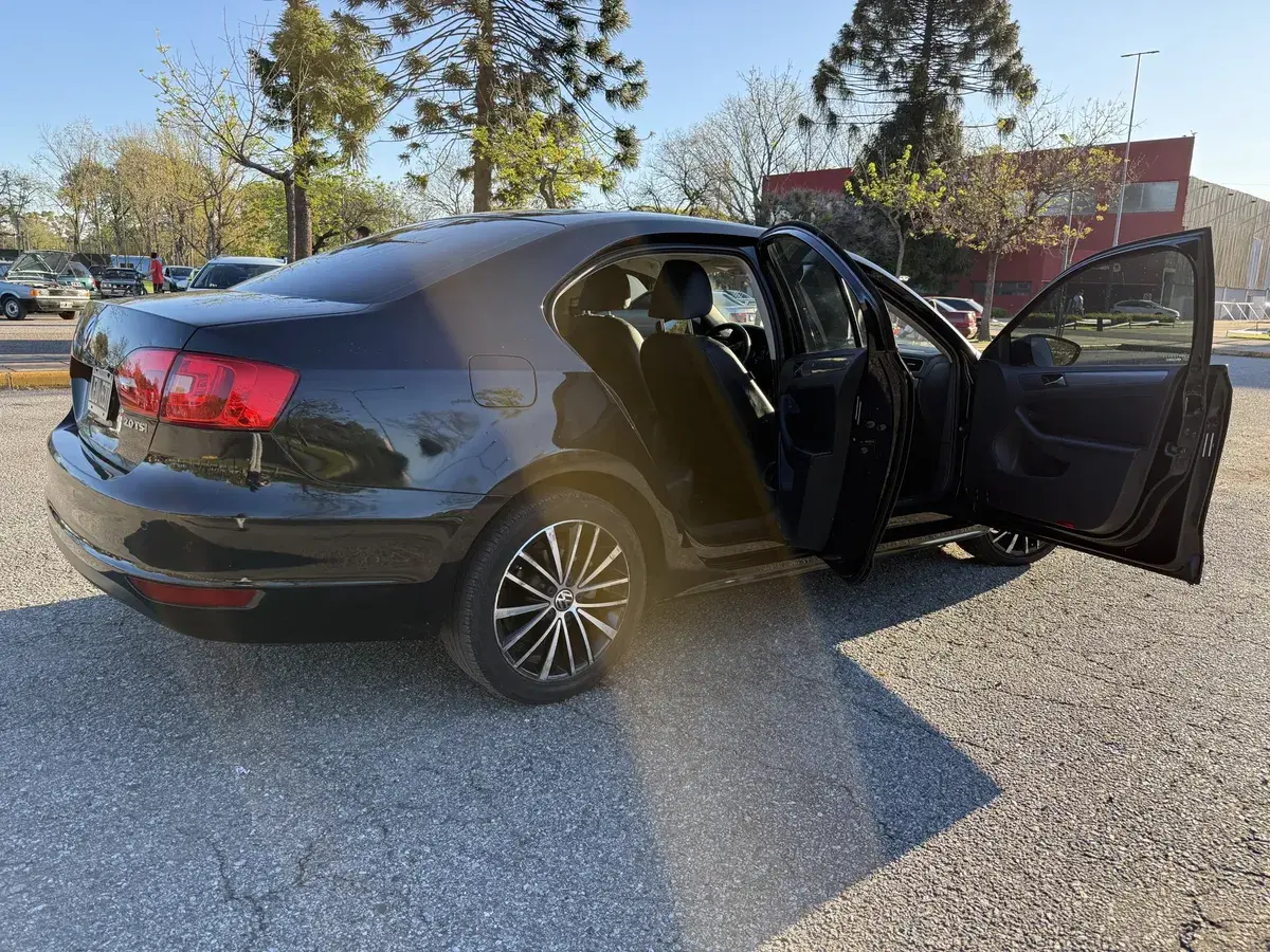 Volkswagen Vento 2.0 Sportline Tsi 200Cv 2012 - foto 2
