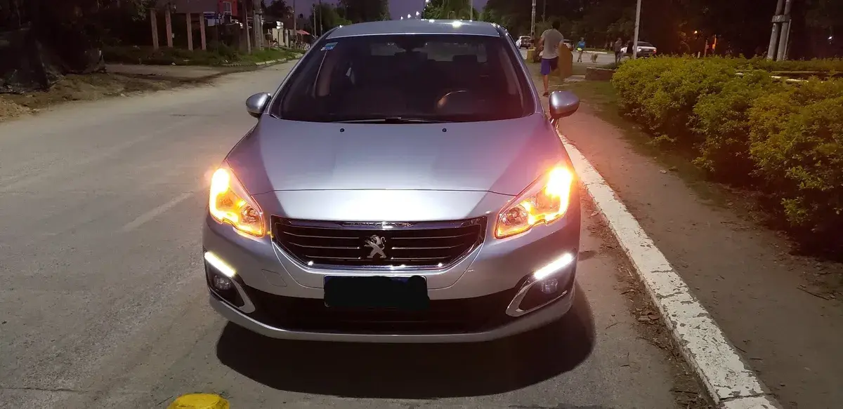 Peugeot 408 1.6 Allure 115Cv 2017 - foto 1