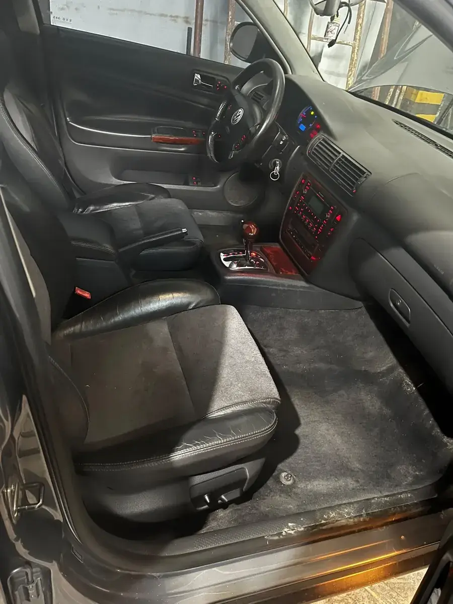 Volkswagen Passat 2.5 I V6 Tipt 4M 2004 - foto 4