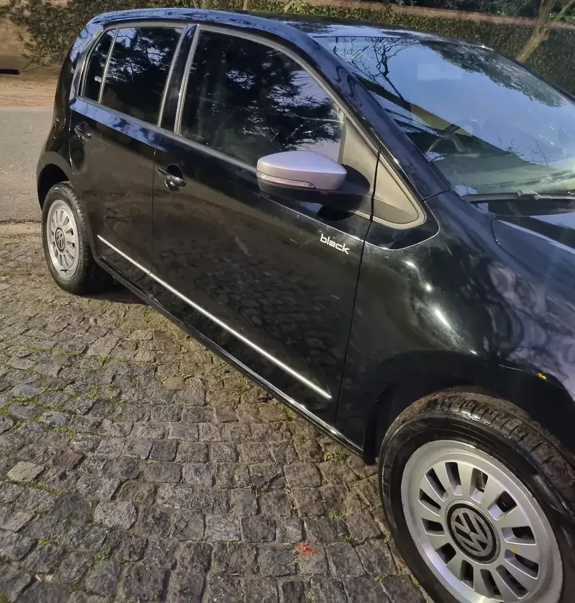 Volkswagen Up! 1.0 Black Up! 75Cv 5 P 2016 - foto 1