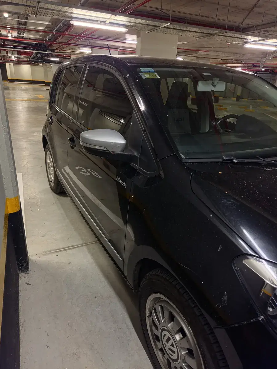 Volkswagen Up! 1.0 Black Up! 75Cv 5 P 2016 - foto 3