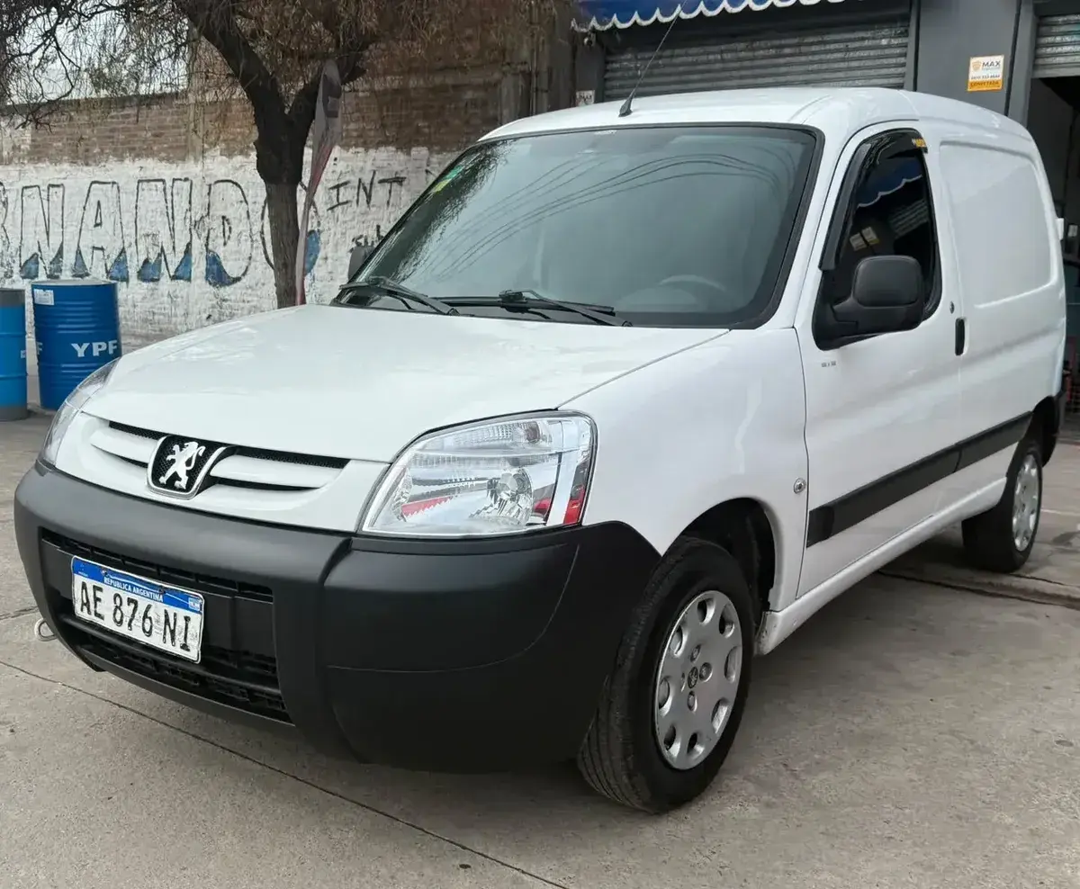 Peugeot Partner 1.6 Furgon Confort 2021 - foto 1