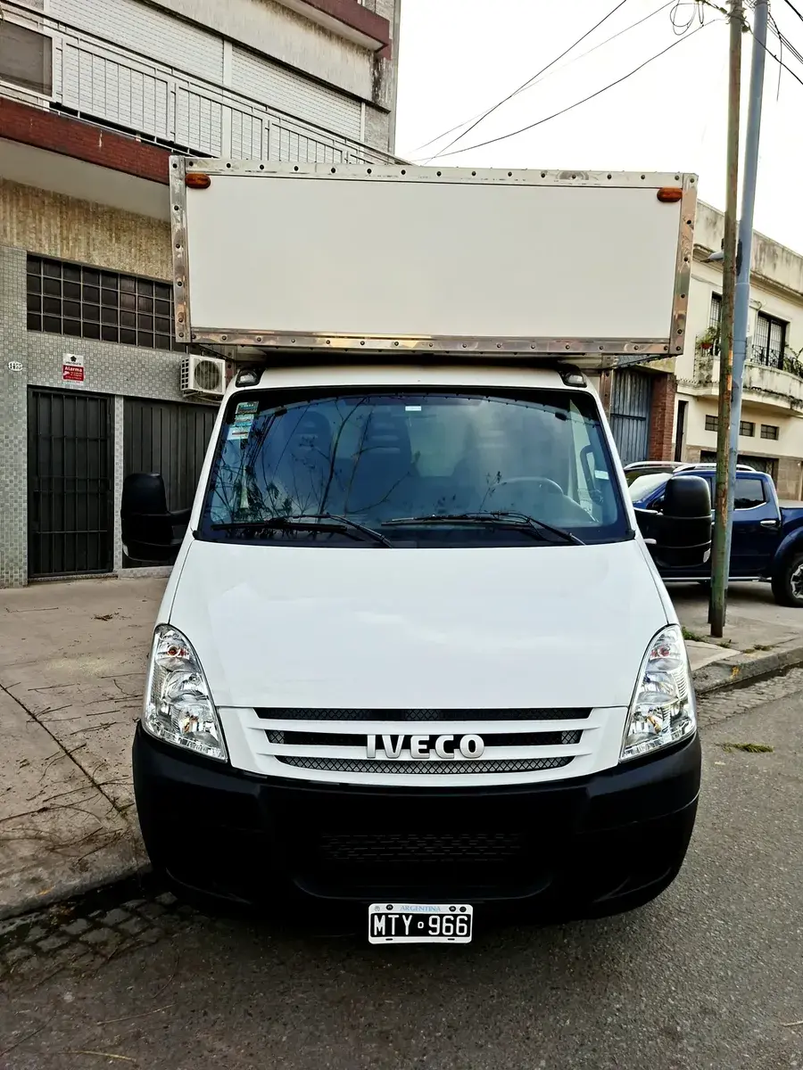 Iveco Daily 3.0 Chasis Cs 136Cv 35C14 3750 2013 - foto 3