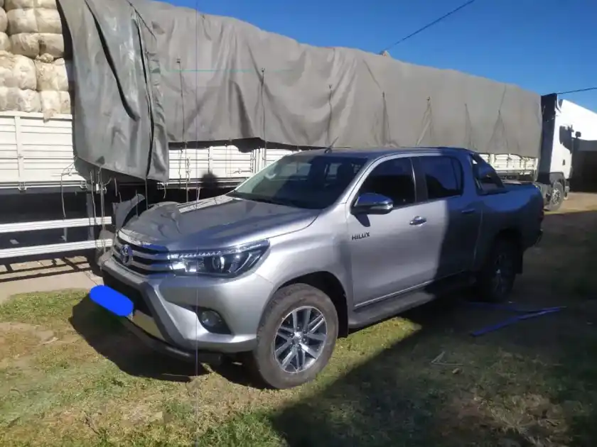 Toyota Hilux Srx 2.8Tdi 6 At 2016 - foto 3