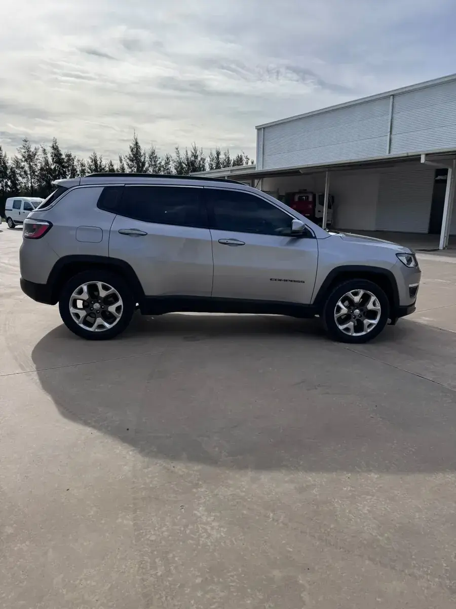 Jeep Compass 2.4 Longitude 2019 - foto 4