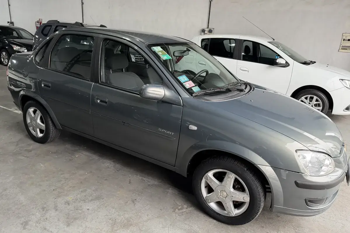 Chevrolet Classic 1.4 Lt Spirit 2012 - foto 4