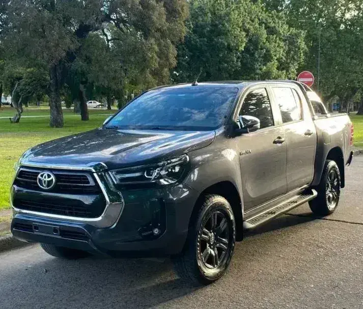 Toyota Hilux Pick-Up 2.8 Cd Srv 204Cv 4X4 2023 - foto 1