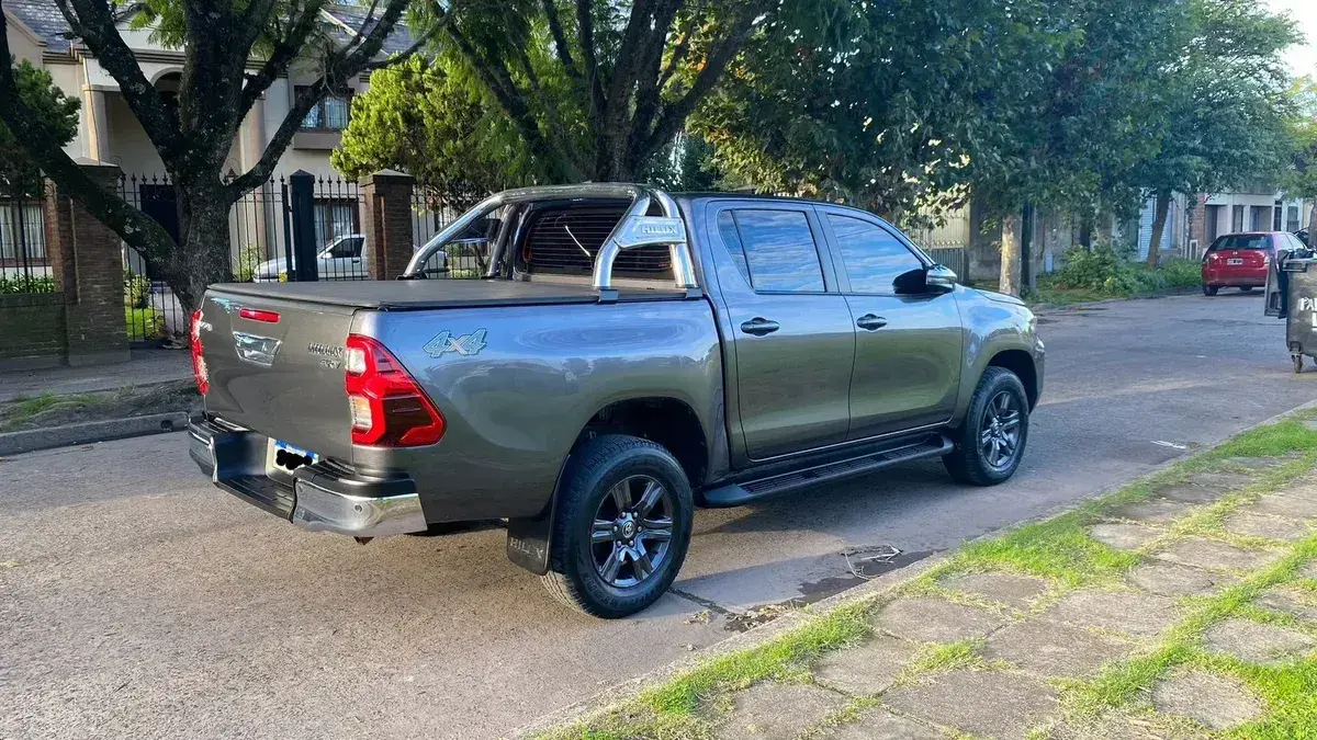 Toyota Hilux Pick-Up 2.8 Cd Srv 204Cv 4X4 2023 - foto 5