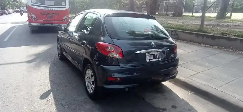 Peugeot 207 1.4 Sedan Active 75Cv 2014 - foto 3