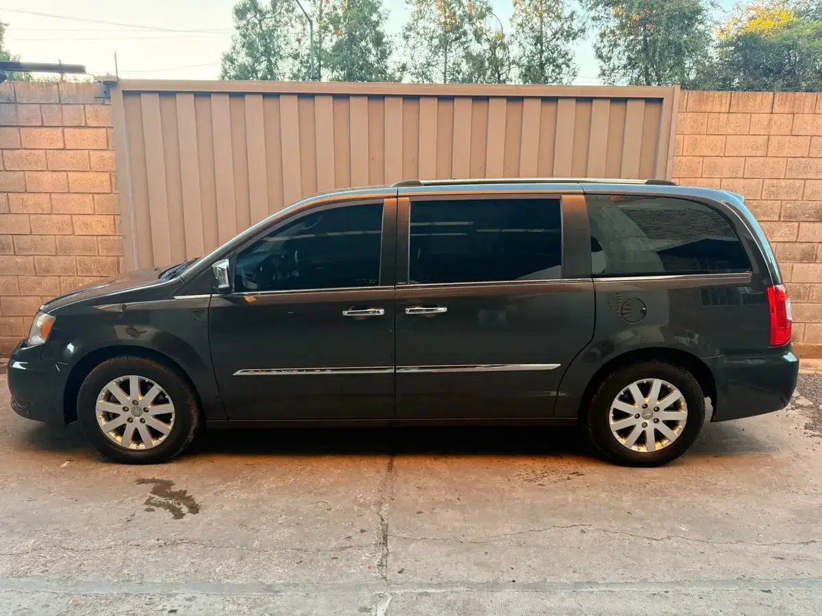 Chrysler Town &Amp; Country 3.6 Limited Atx 2012 - foto 2