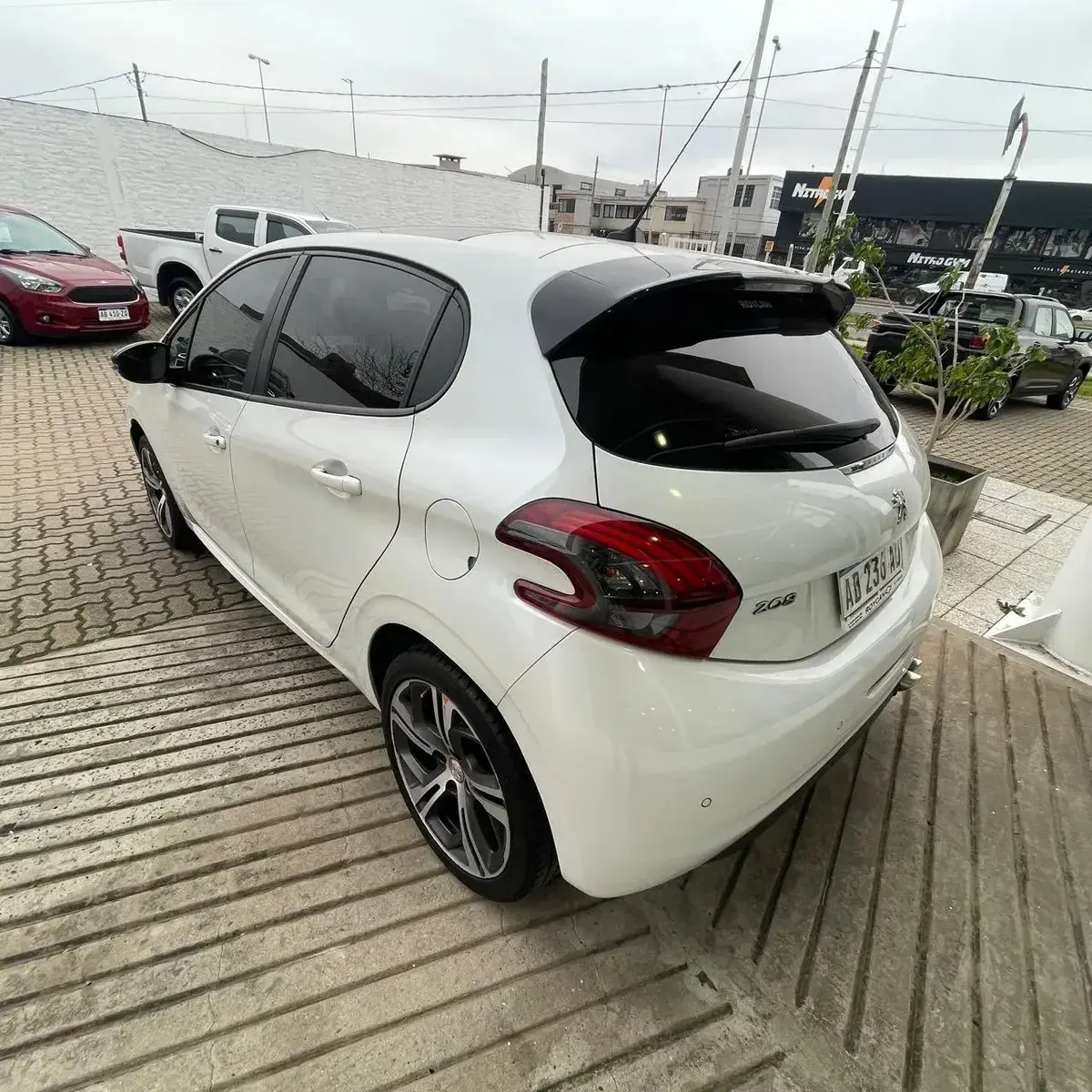 Peugeot 208 1.6 Gt Thp 2018 - foto 3