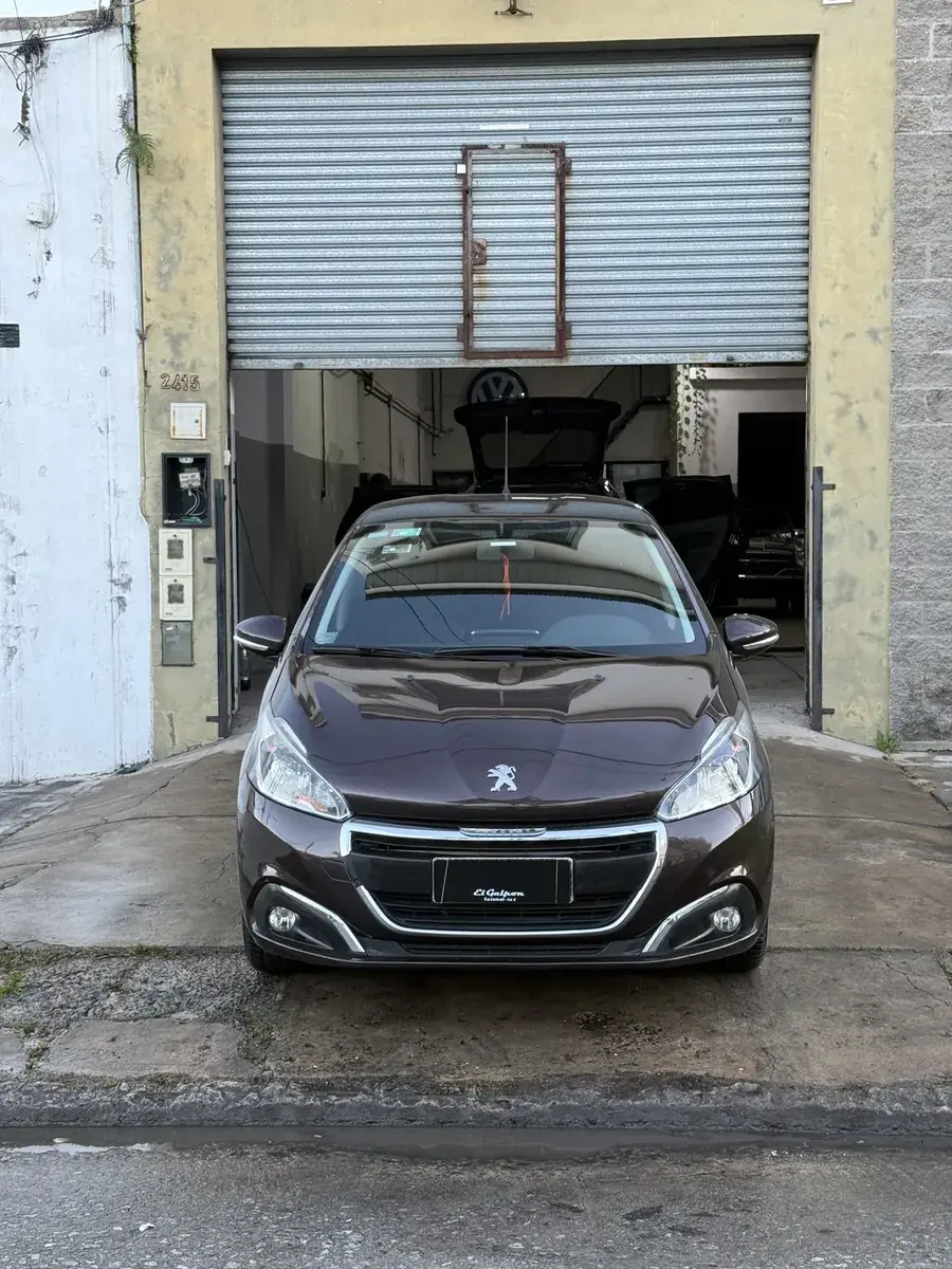 Peugeot 208 1.6 Allure Nav Tiptronic 2016 - foto 2