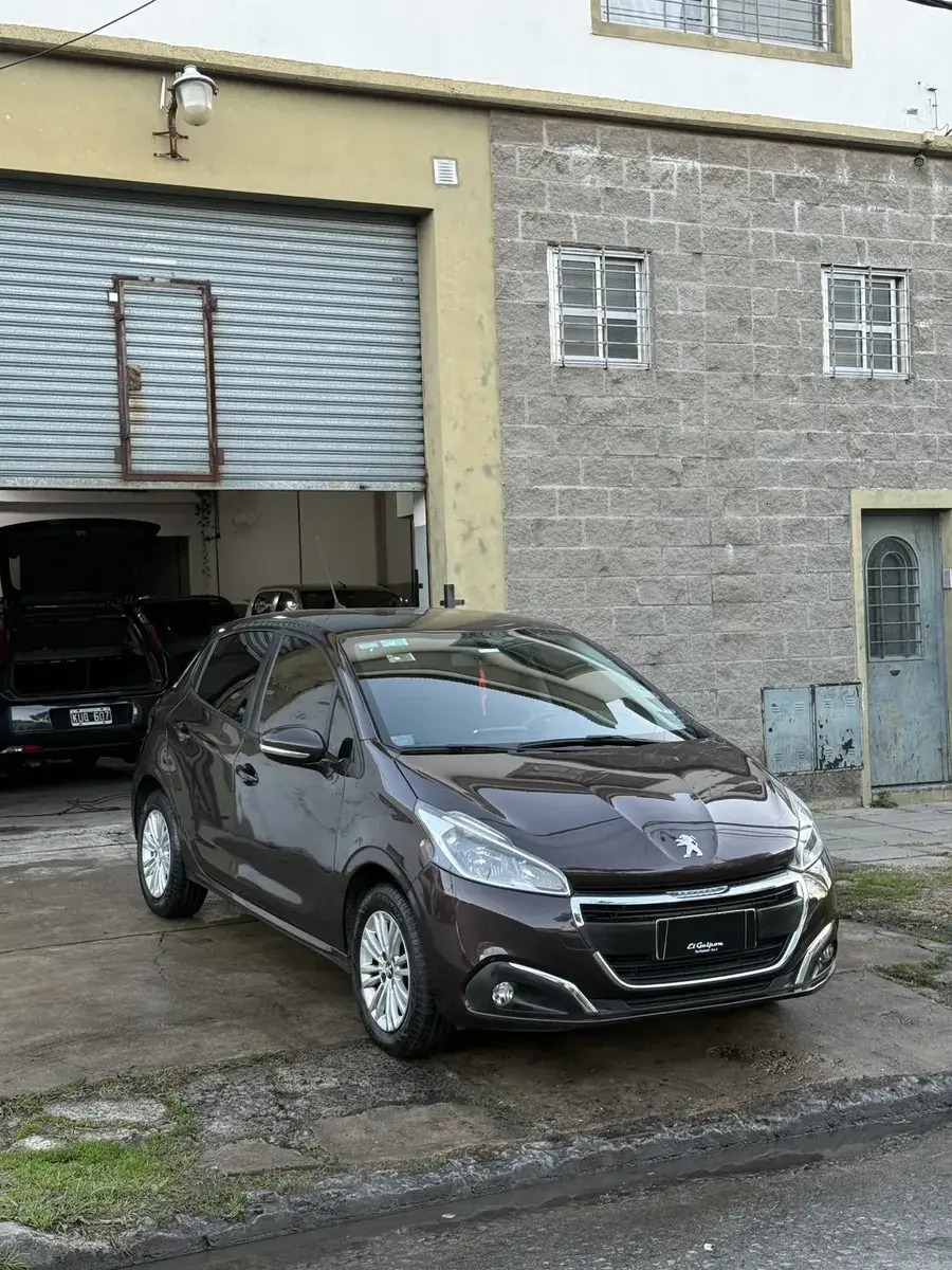 Peugeot 208 1.6 Allure Nav Tiptronic 2016 - foto 3