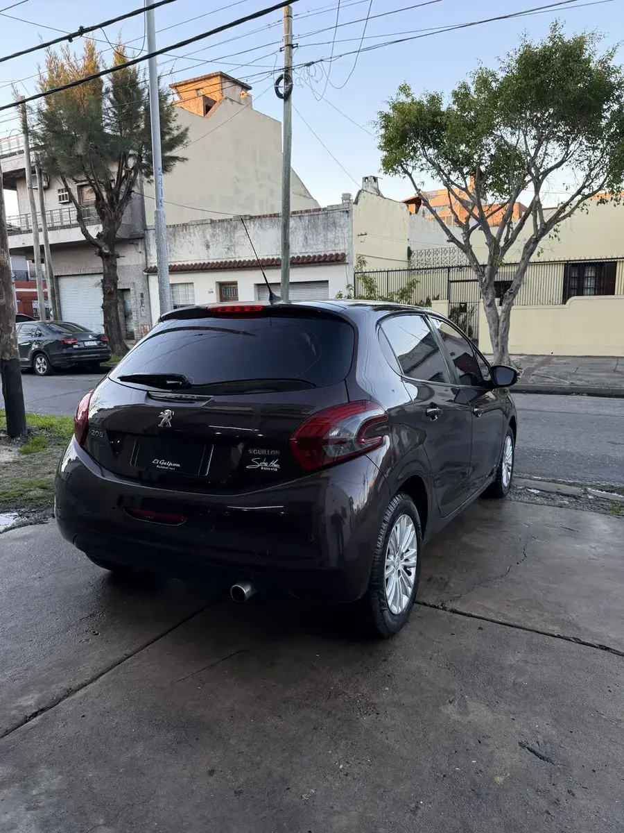 Peugeot 208 1.6 Allure Nav Tiptronic 2016 - foto 4