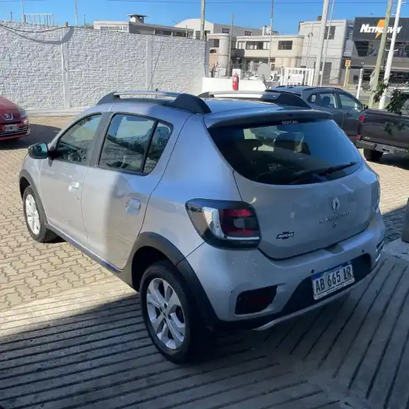 Renault Sandero Stepway 1.6 Privilege 105Cv 2017 - foto 3