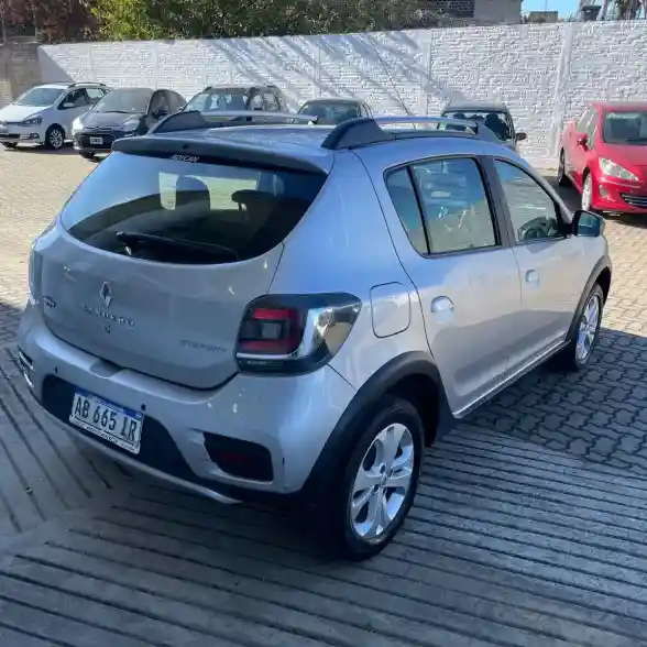 Renault Sandero Stepway 1.6 Privilege 105Cv 2017 - foto 4