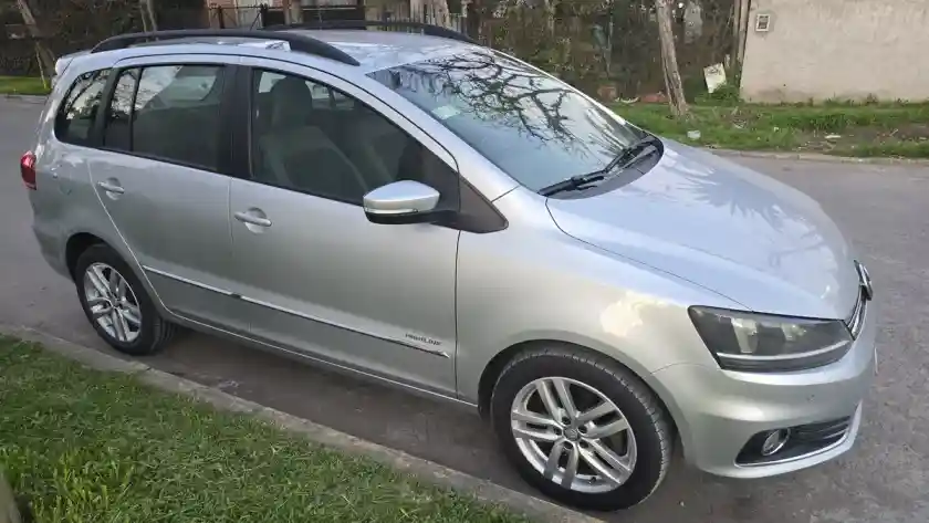 Volkswagen Suran 1.6 Highline Msi 110Cv 2016 - foto 5