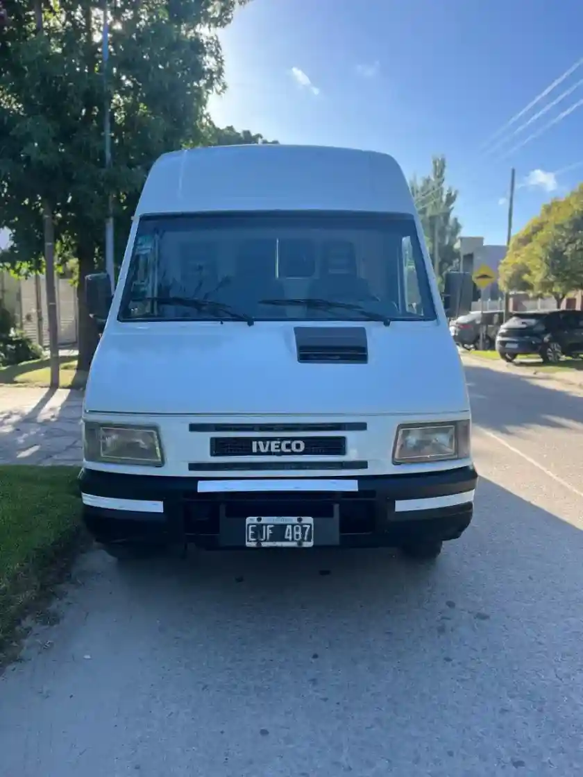 Iveco Daily 3.0 35.10 Furgon 2004 - foto 4