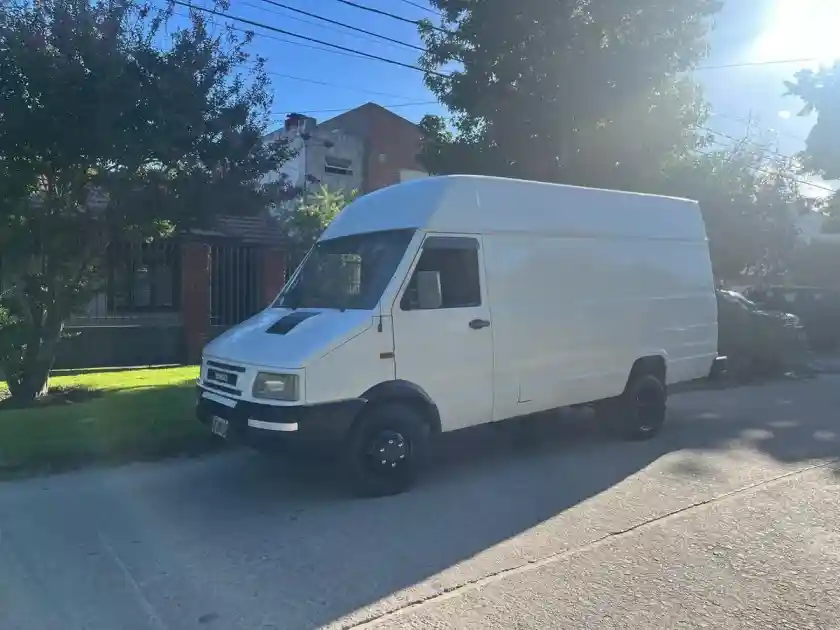 Iveco Daily 3.0 35.10 Furgon 2004 - foto 5