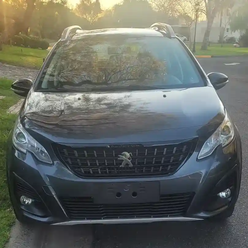 Peugeot 2008 1.6 Feline Am20 2023 - foto 1