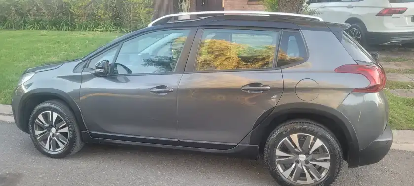 Peugeot 2008 1.6 Feline Am20 2023 - foto 4