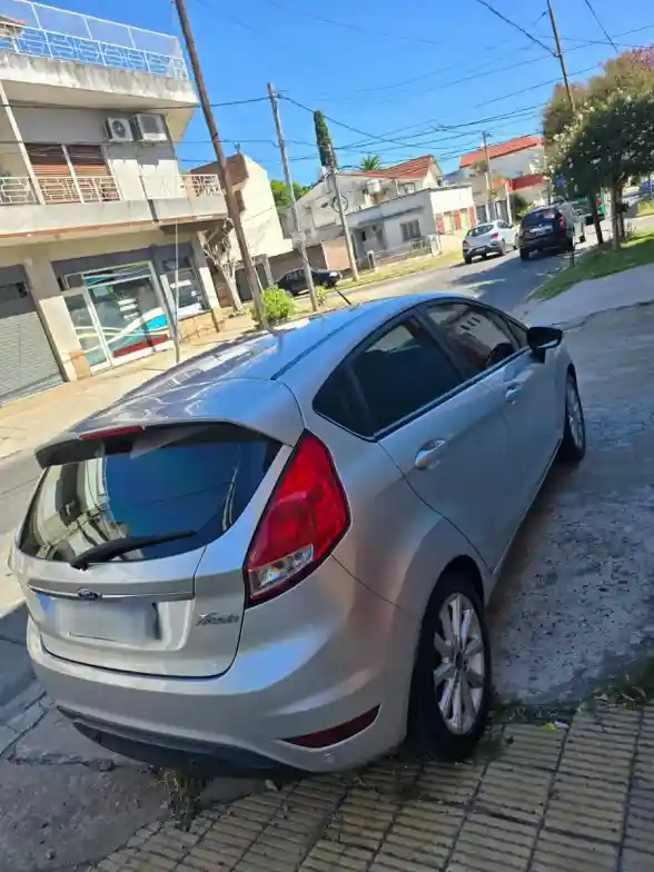 Ford Fiesta Kinetic 1.6 Se Plus 120Cv 2018 - foto 5