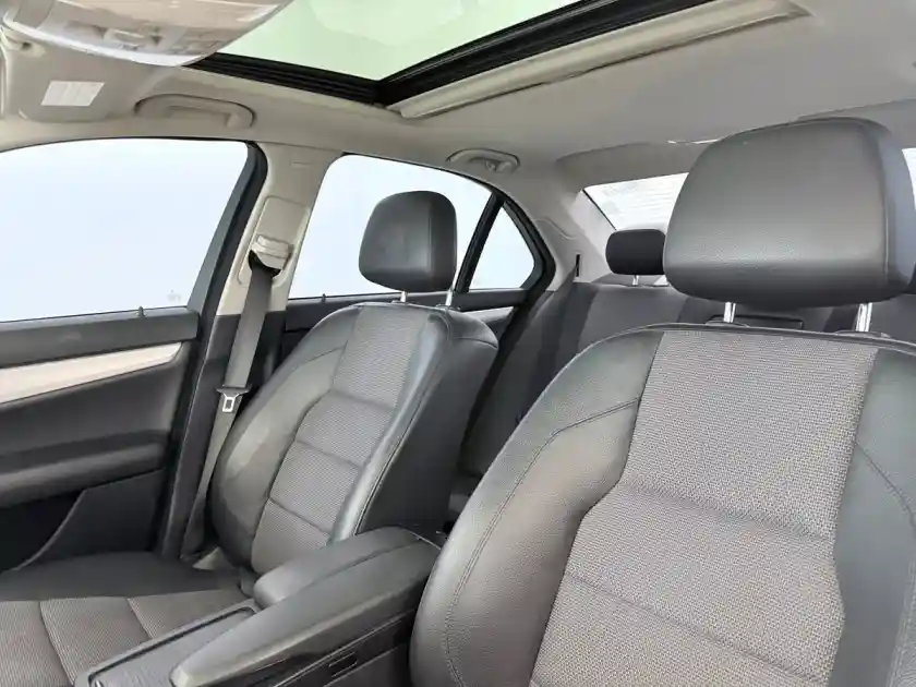 Mercedes-Benz C 250 Cgi Blueefficiency Avantgarde Sport At 2012 - foto 4