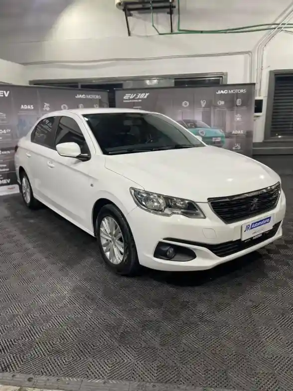 Peugeot 301 1.6 Allure 2018 - foto 3