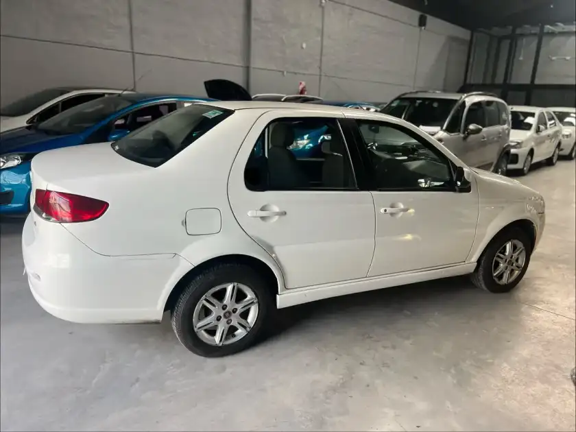 Fiat Siena 1.4 El 85Cv C/Gnc 2017 - foto 4