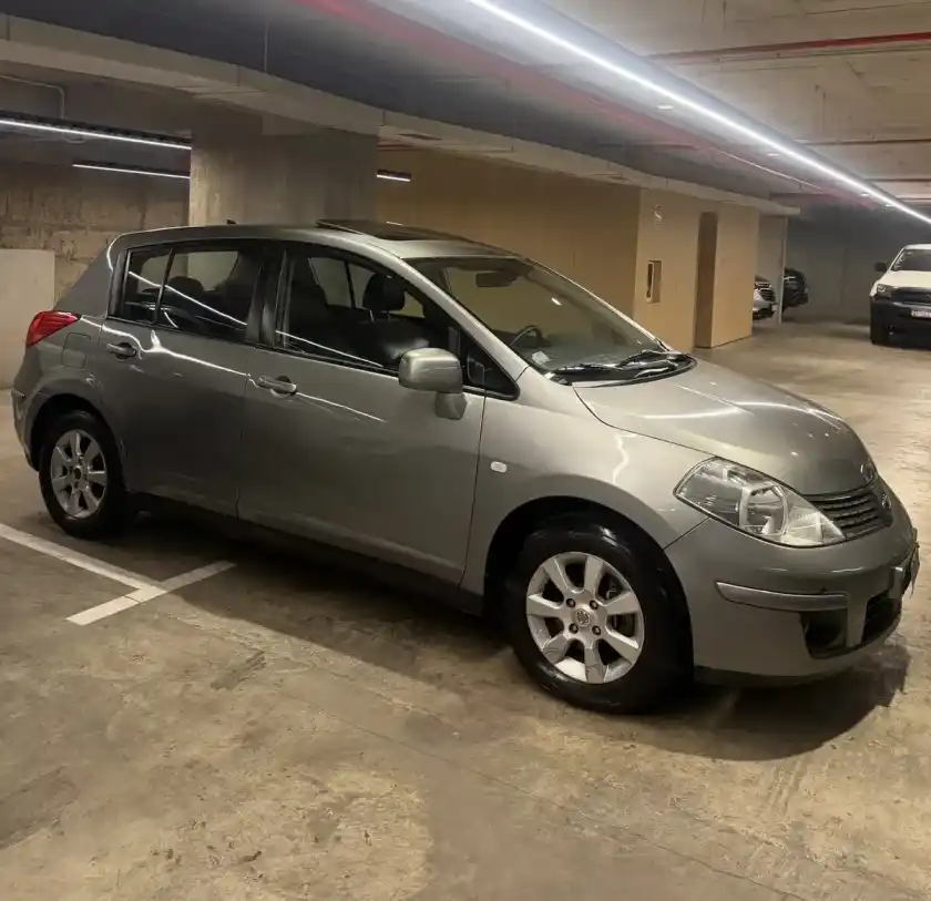 Nissan Tiida 1.8 Tekna 2009 - foto 2