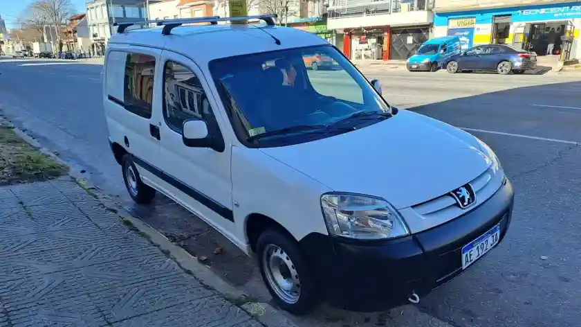 Peugeot Partner Hdi 5 Asientos 1.6 Hdi Furgon Confort 92 5As 2020 - foto 2