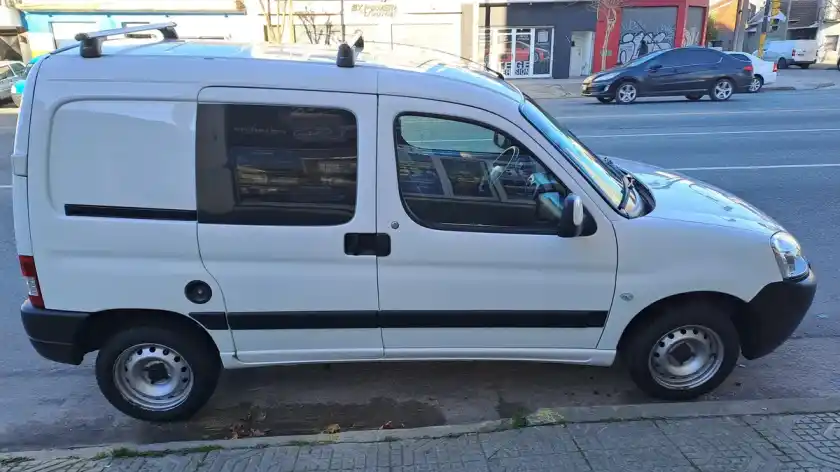 Peugeot Partner Hdi 5 Asientos 1.6 Hdi Furgon Confort 92 5As 2020 - foto 3
