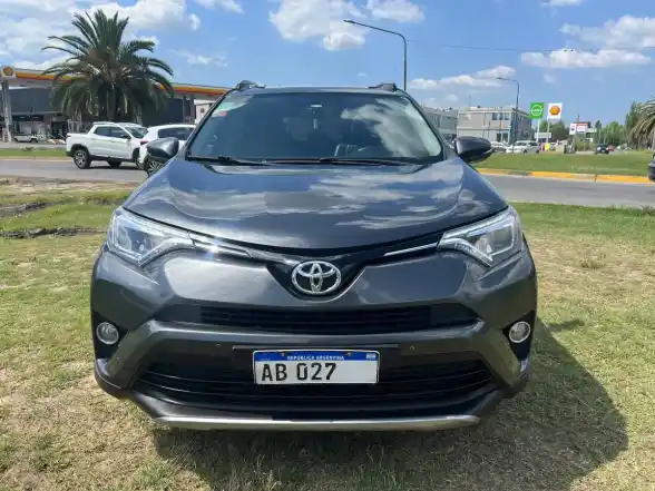 Toyota RAV4 2017 - foto 1