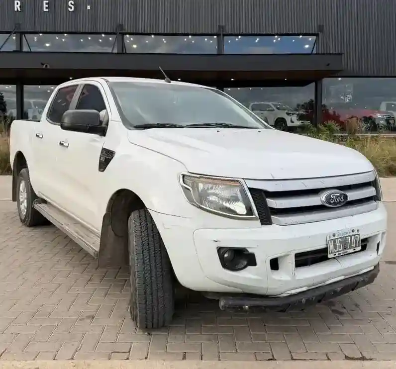 Ford Ranger 3.2 Cd Xls Tdci 200Cv Automática 2013 - foto 2