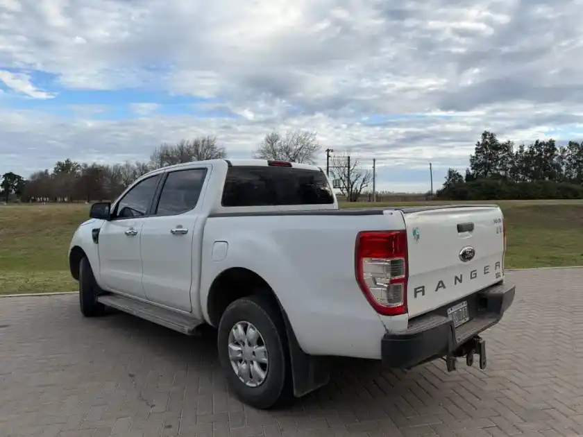 Ford Ranger 3.2 Cd Xls Tdci 200Cv Automática 2013 - foto 3