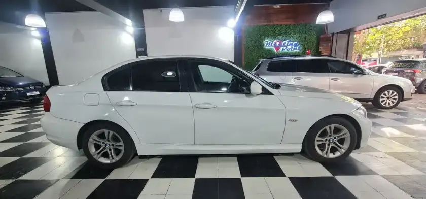 Bmw Serie 3 2.0 320I Sedan Executive 2010 - foto 5