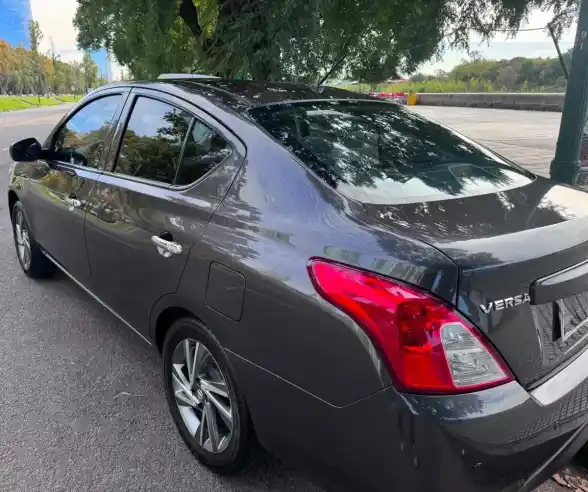 Nissan Versa 1.6 Sense Mt 2018 - foto 1