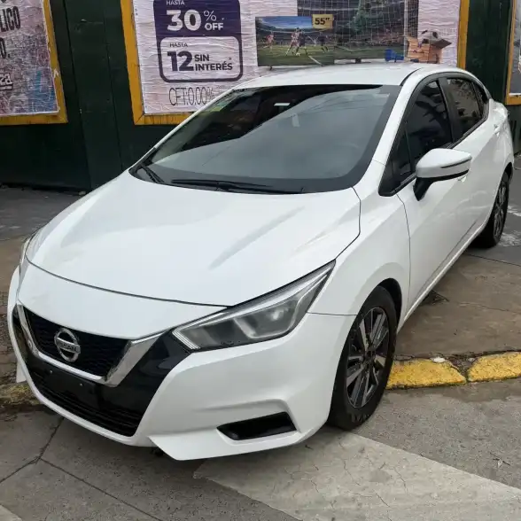 Nissan Versa 2022 - foto 1