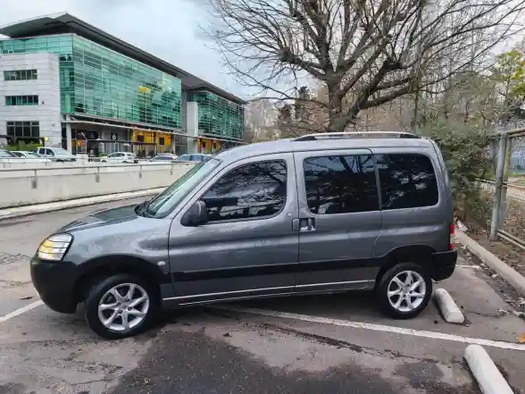 Peugeot Partner Patagónica 1.6 Hdi Confort 2019 - foto 3