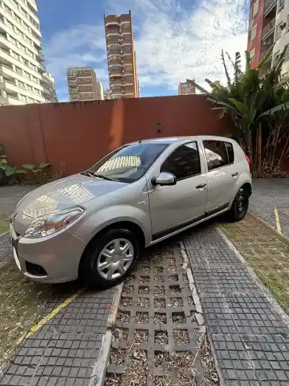 Renault Sandero 1.6 Confort 105Cv 2011 - foto 2