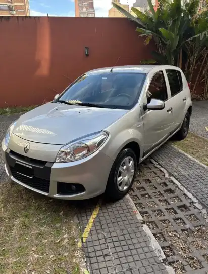 Renault Sandero 1.6 Confort 105Cv 2011 - foto 3