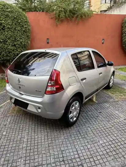 Renault Sandero 1.6 Confort 105Cv 2011 - foto 4