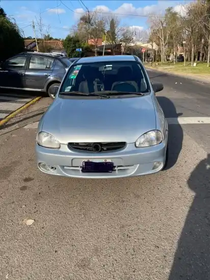 Chevrolet Corsa 1.6 3 Puertas  Aire Acondicionado Y Dirección 2008 - foto 3