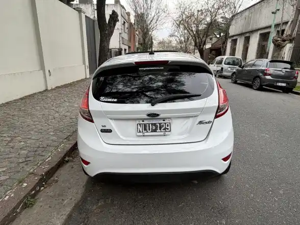 Ford Fiesta Kinetic 1.6 Se Plus 120Cv 2014 - foto 4