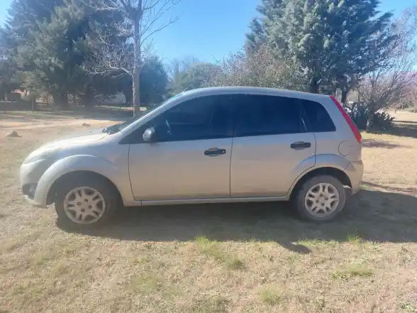 Ford Fiesta Ambiente Plus Mp3 2011 - foto 3
