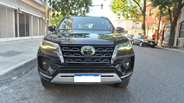 Toyota Sw4 2.8 Srx 204Cv 4X4 7As Mt 2021 - foto 2