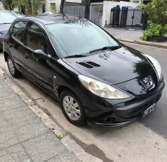 Peugeot 207 2010 - foto 1
